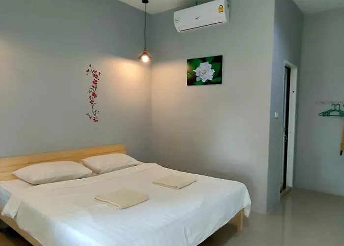 โรงแรม บ้านไม้หอมบูติค สวนผึ้ง