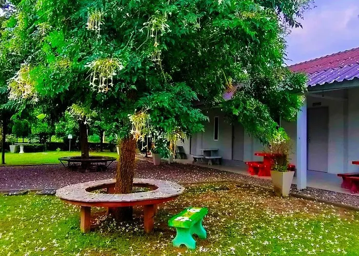 บ้านไม้หอมบูติค สวนผึ้ง โรงแรม 3*