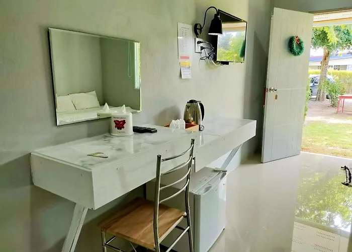โรงแรม บ้านไม้หอมบูติค สวนผึ้ง