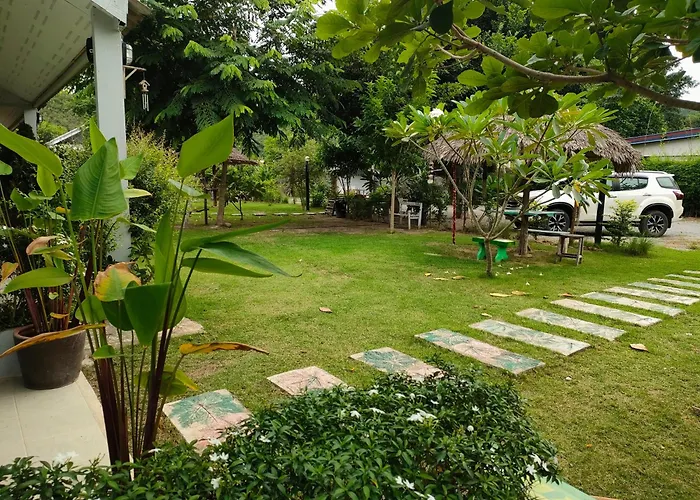 บ้านไม้หอมบูติค สวนผึ้ง โรงแรม
