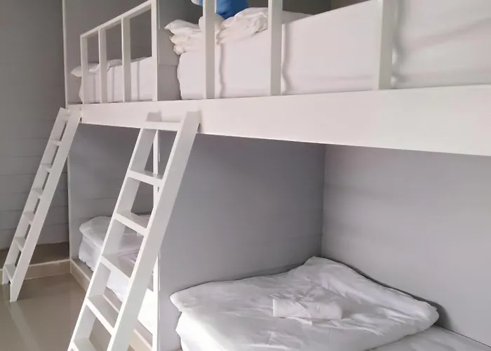 โรงแรม บ้านไม้หอมบูติค สวนผึ้ง