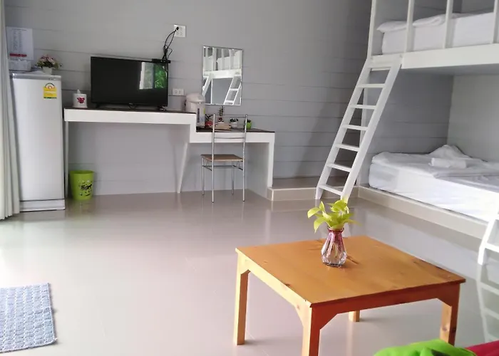 บ้านไม้หอมบูติค สวนผึ้ง 3*