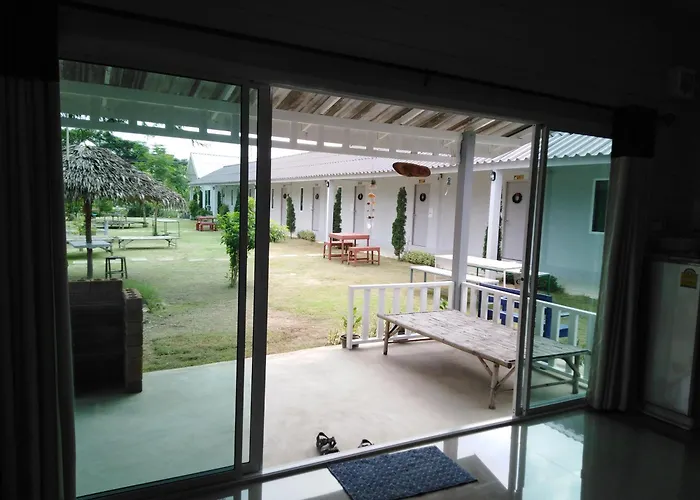 โรงแรม บ้านไม้หอมบูติค สวนผึ้ง บ้านบ่อหวี
