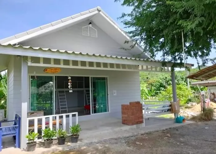บ้านไม้หอมบูติค สวนผึ้ง 3*