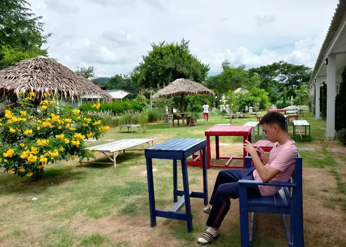 บ้านไม้หอมบูติค สวนผึ้ง 3*