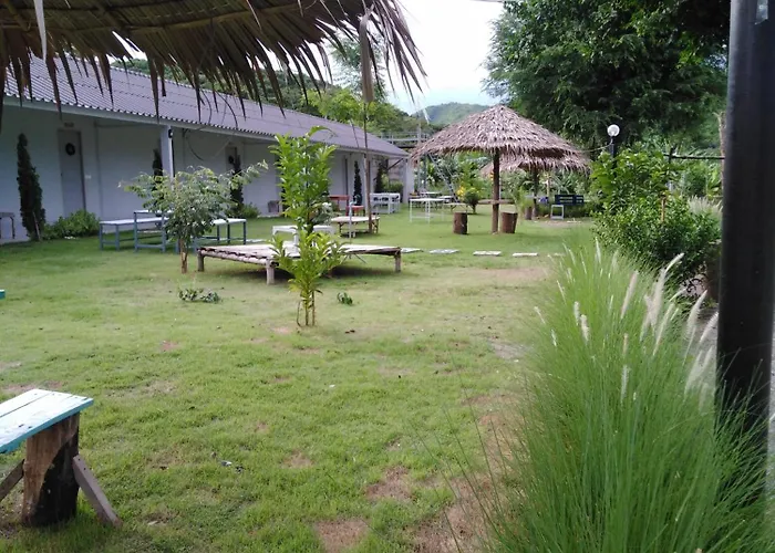 โรงแรม บ้านไม้หอมบูติค สวนผึ้ง บ้านบ่อหวี